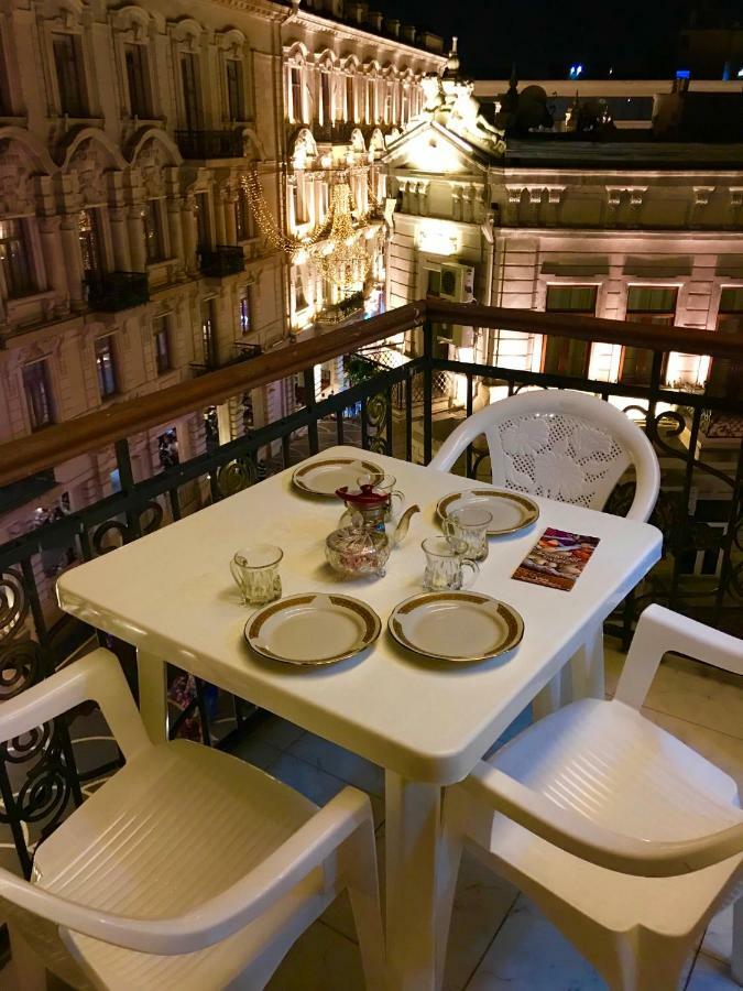 Fountain Square-Balconies In Old Town Apartamento Baku Exterior foto